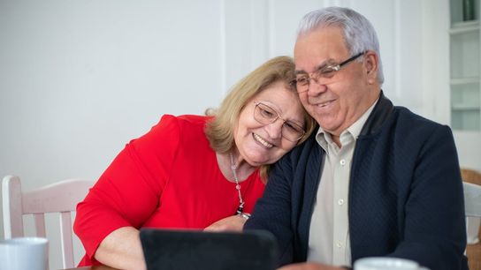 Kansas Lawmakers Consider Expanding Retirement Income Tax Exemptions